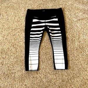 Athleta black and white leggings